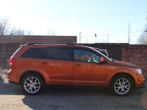 Used 2011 Dodge Journey Mainstreet w/ Flexible Seating Group image 5