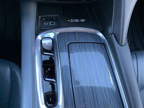 Used 2023 Buick Enclave Essence image 26