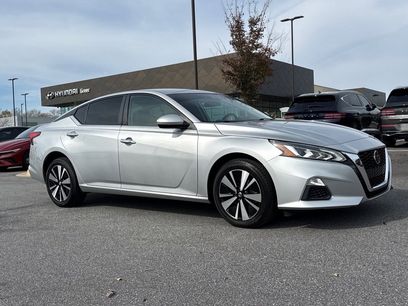 Used 2022 Nissan Altima 2.5 SV