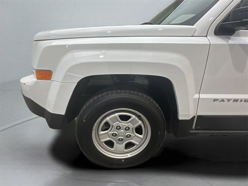 Used 2016 Jeep Patriot Sport w/ Power Value Group image 3