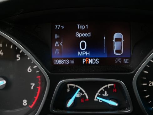 Used 2018 Ford Escape SE w/ SE Sync 3 Package AWD/4WD image 32