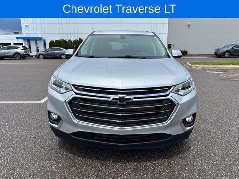 Used 2020 Chevrolet Traverse LT FWD image 3
