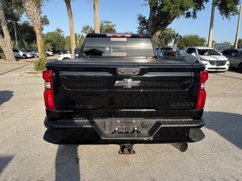 Used 2024 Chevrolet Silverado 2500 High Country w/ High Country Premium Package AWD/4WD image 6