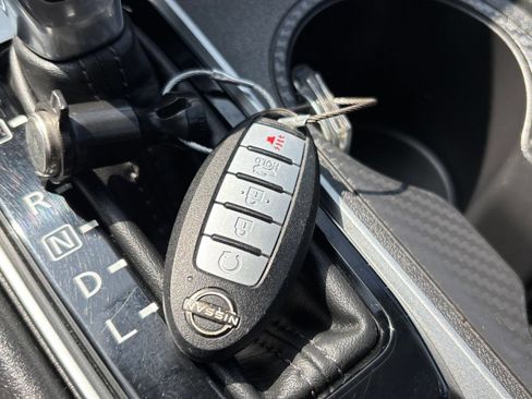 Used 2025 Nissan Altima 2.5 SV FWD image 17