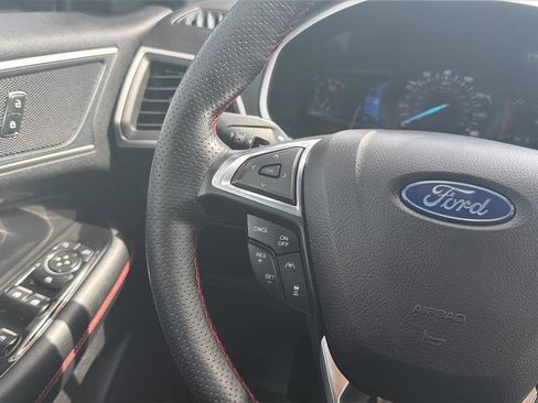 Certified 2020 Ford Edge ST-Line w/ Cold Weather Package AWD/4WD image 37
