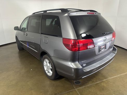 Used 2005 Toyota Sienna XLE Limited w/ XLE Limited Pkg 2 AWD/4WD image 12
