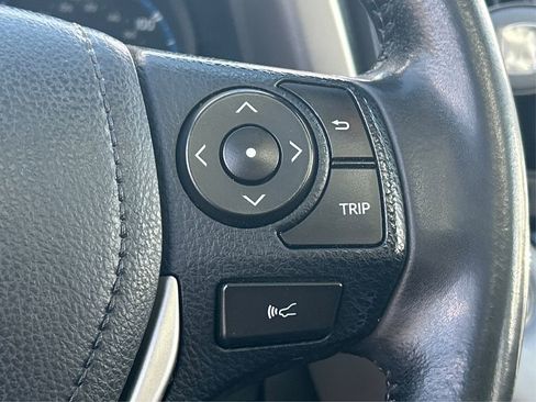 Used 2018 Toyota RAV4 XLE image 33