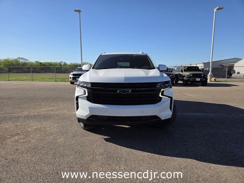 Used 2023 Chevrolet Tahoe RST image 2