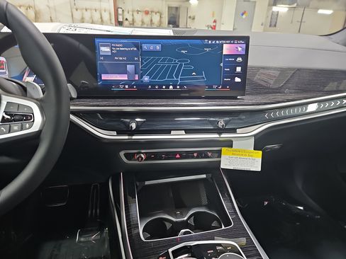 New 2026 BMW X7 xDrive40i w/ M Sport Package image 22