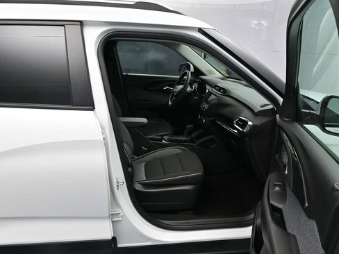 Used 2023 Chevrolet TrailBlazer LT AWD/4WD image 18