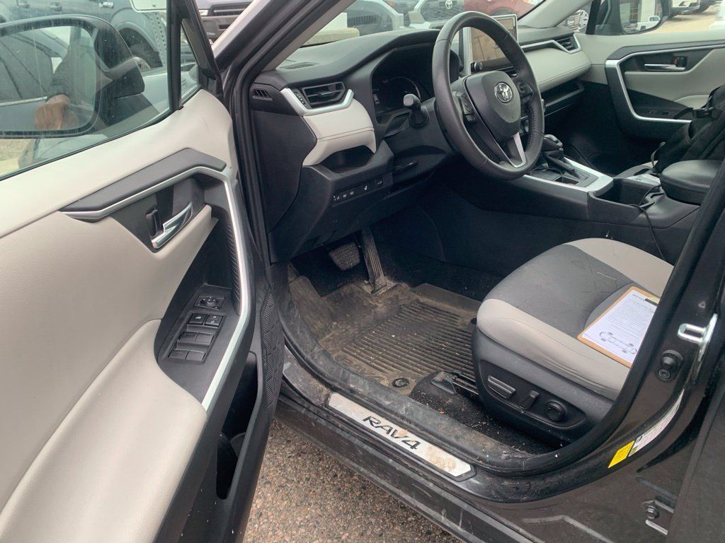 Used 2024 Toyota RAV4 XLE w/ Convenience Package AWD/4WD image 6
