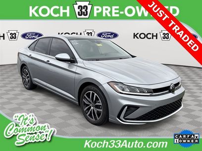 Used 2025 Volkswagen Jetta SE w/ Sunroof Package