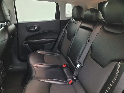 Used 2020 Jeep Compass Latitude AWD/4WD image 18