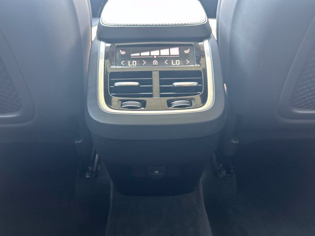 Certified 2024 Volvo XC90 B5 Core w/ Protection Package Premier AWD/4WD image 18