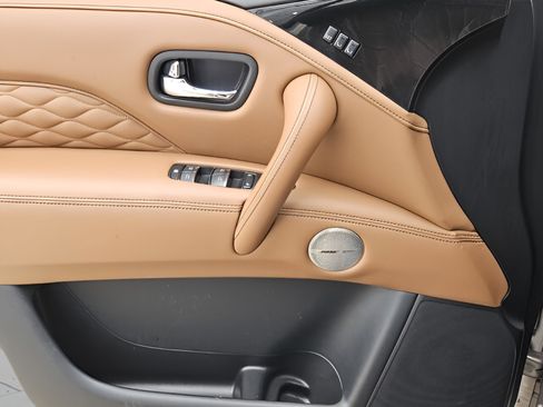 Used 2024 INFINITI QX80 Sensory image 57