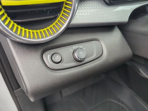 New 2026 Chevrolet Trax LT w/ Sunroof Package image 14