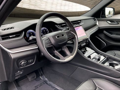 New 2025 Jeep Grand Cherokee Limited image 7