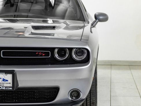 Used 2017 Dodge Challenger R/T image 25
