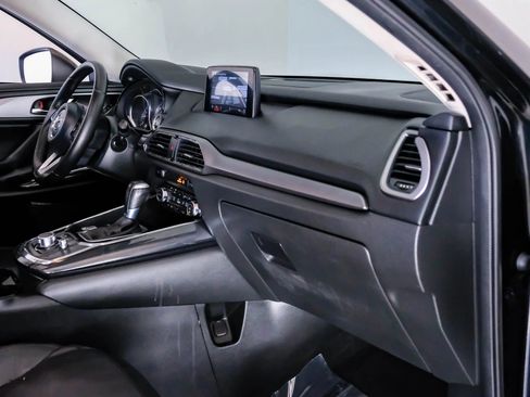 Used 2018 MAZDA CX-9 Touring w/ Touring Premium Package image 12