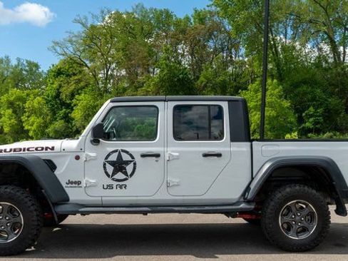 Used 2021 Jeep Gladiator Rubicon w/ Dual Top Group AWD/4WD image 9