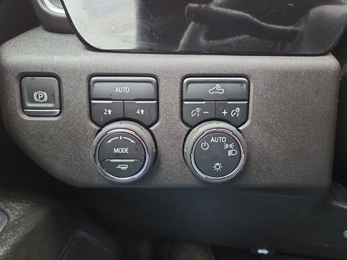 Certified 2025 Chevrolet Silverado 1500 LT image 25