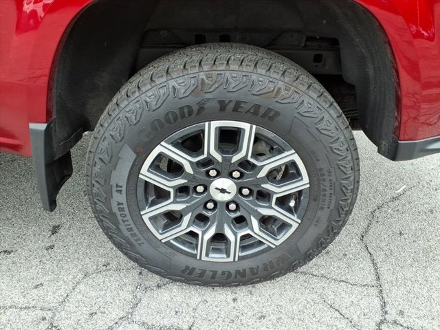Used 2026 Chevrolet Colorado Z71 w/ Technology Package AWD/4WD image 4