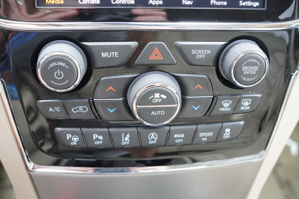 Certified 2021 Jeep Grand Cherokee Overland AWD/4WD image 32