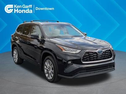 Used 2023 Toyota Highlander Limited