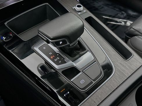 Used 2024 Audi Q5 2.0T Premium Plus image 16