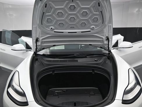 Used 2020 Tesla Model 3 Standard Range Plus RWD image 37