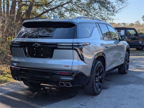 Certified 2024 Chevrolet Traverse RS image 2