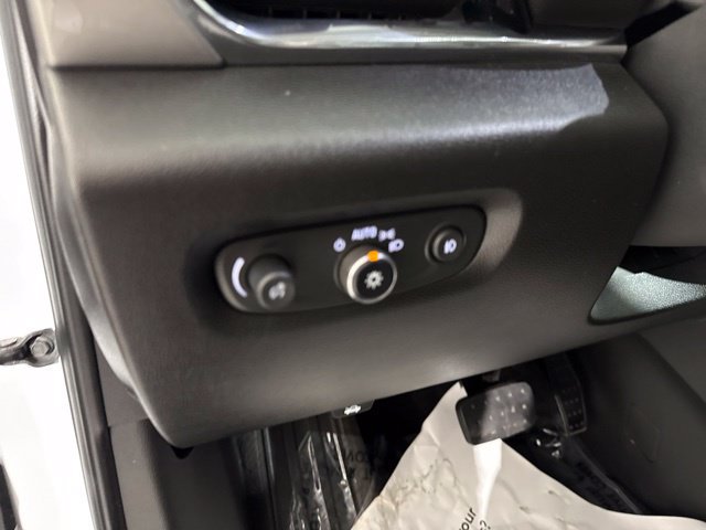 Used 2020 Chevrolet Traverse LT FWD image 20