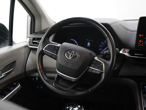 Used 2021 Toyota Sienna XLE AWD/4WD image 15