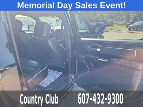 Used 2025 RAM 1500 Laramie AWD/4WD image 27