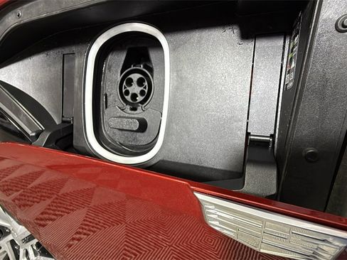 Used 2024 Cadillac Lyriq Luxury w/ LPO, Floor Liner Package image 44