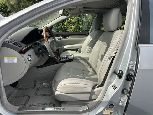 Used 2010 Mercedes-Benz S 550 image 11