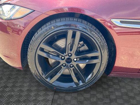 Used 2017 Jaguar XE Prestige RWD image 34