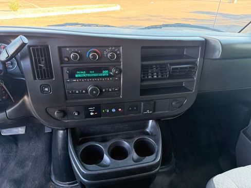 Used 2025 Chevrolet Express 3500 LT w/ LT Preferred Equipment Group image 28