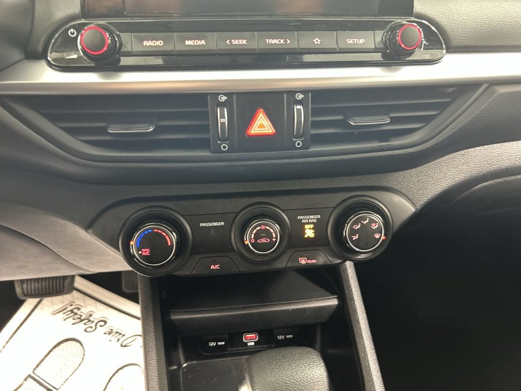 Certified 2023 Kia Forte LXS w/ LXS Technology Package FWD image 16