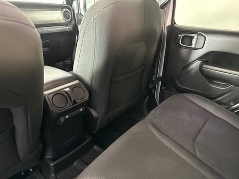 Used 2023 Jeep Wrangler Unlimited w/ Convenience Group AWD/4WD image 15