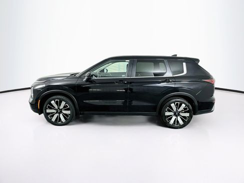 Used 2025 Mitsubishi Outlander SE FWD image 4