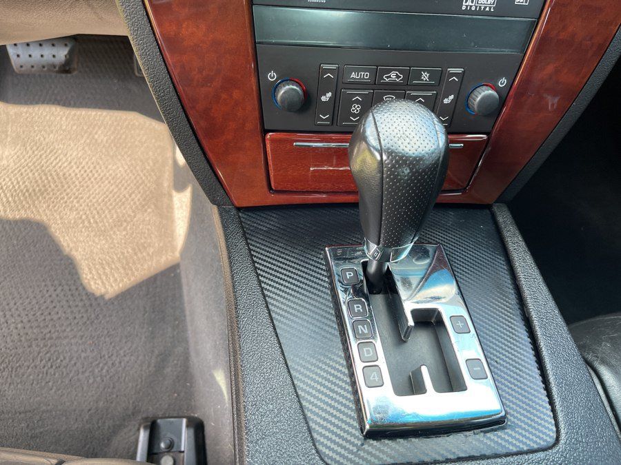 Used 2006 Cadillac STS V8 w/ Preferred Equipment Group RWD image 10