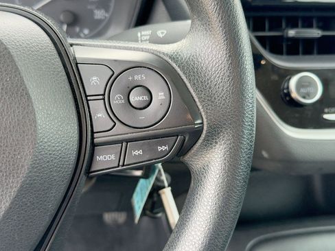 Used 2024 Toyota Corolla LE image 27