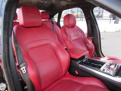 Used 2021 Jaguar XF R-Dynamic SE AWD/4WD image 31