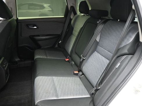 Used 2023 Nissan Rogue SV image 17