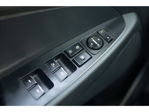 Used 2016 Hyundai Tucson Limited w/ Option Group 03 FWD image 9