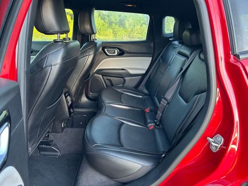 Used 2023 Jeep Compass Limited image 13