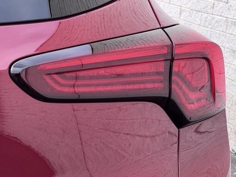 Used 2025 Buick Encore GX Sport Touring image 12