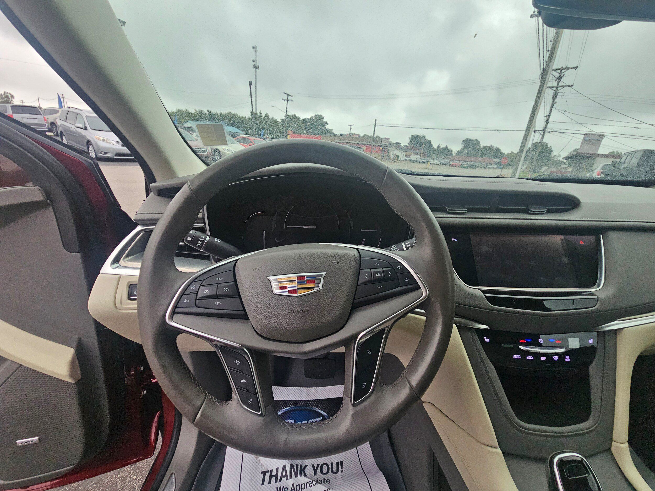Used 2017 Cadillac XT5 Luxury w/ Driver Awareness Package AWD/4WD image 16