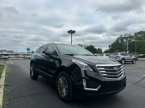 Used 2019 Cadillac XT5 FWD image 3